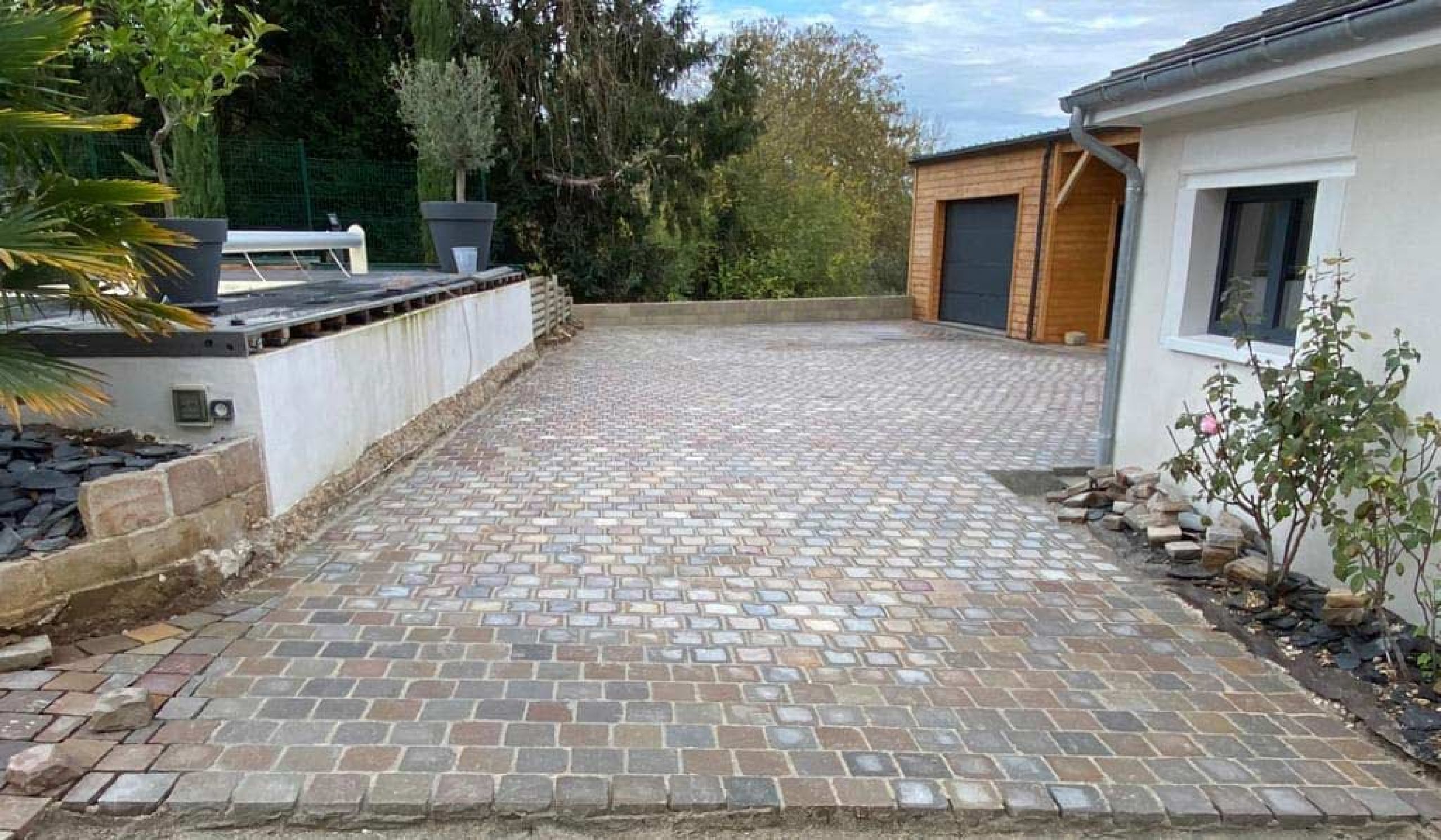 Aménagement extérieur pavé en gré d'Inde